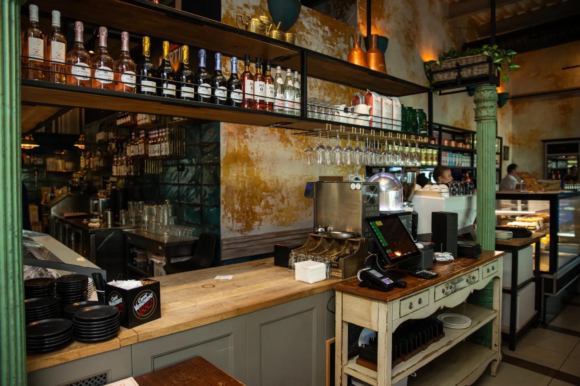 Wnętrze restauracji wlłoskie Trattoria Rialto w Krakowie (5)