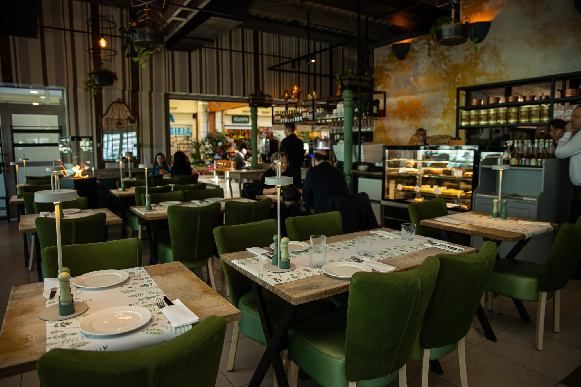 Wnętrze restauracji wlłoskie Trattoria Rialto w Krakowie (6)